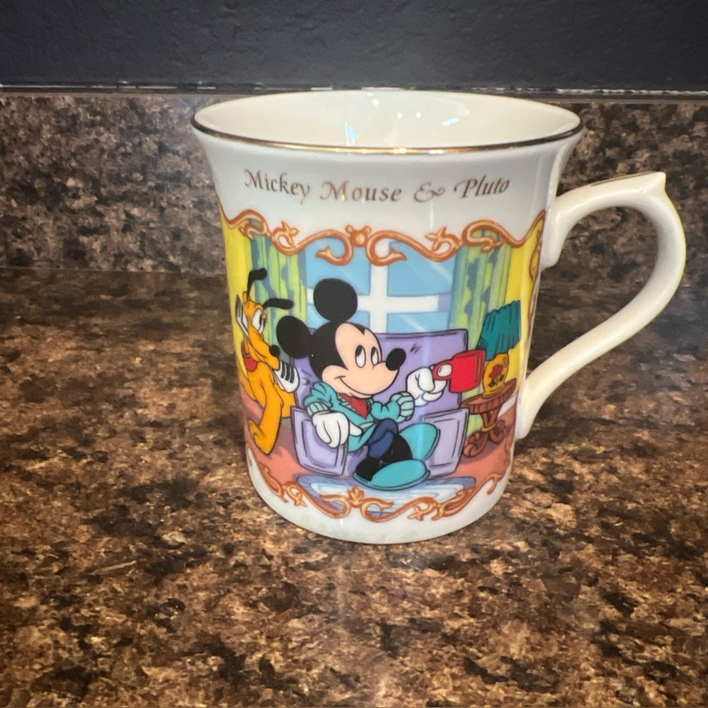 LENOX DISNEY Mickey and Pluto 1999 Animated Classics Mug Collection Gold Trim
